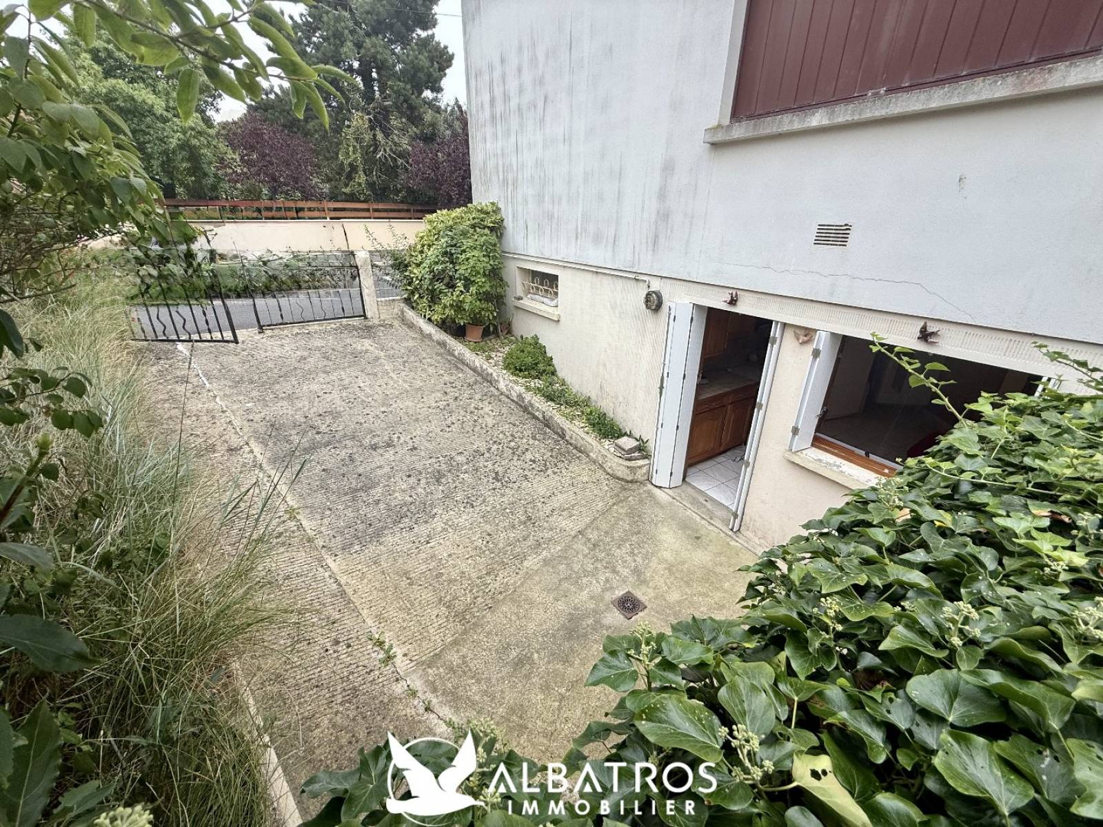 A vendre appartement avec terrasse 14150