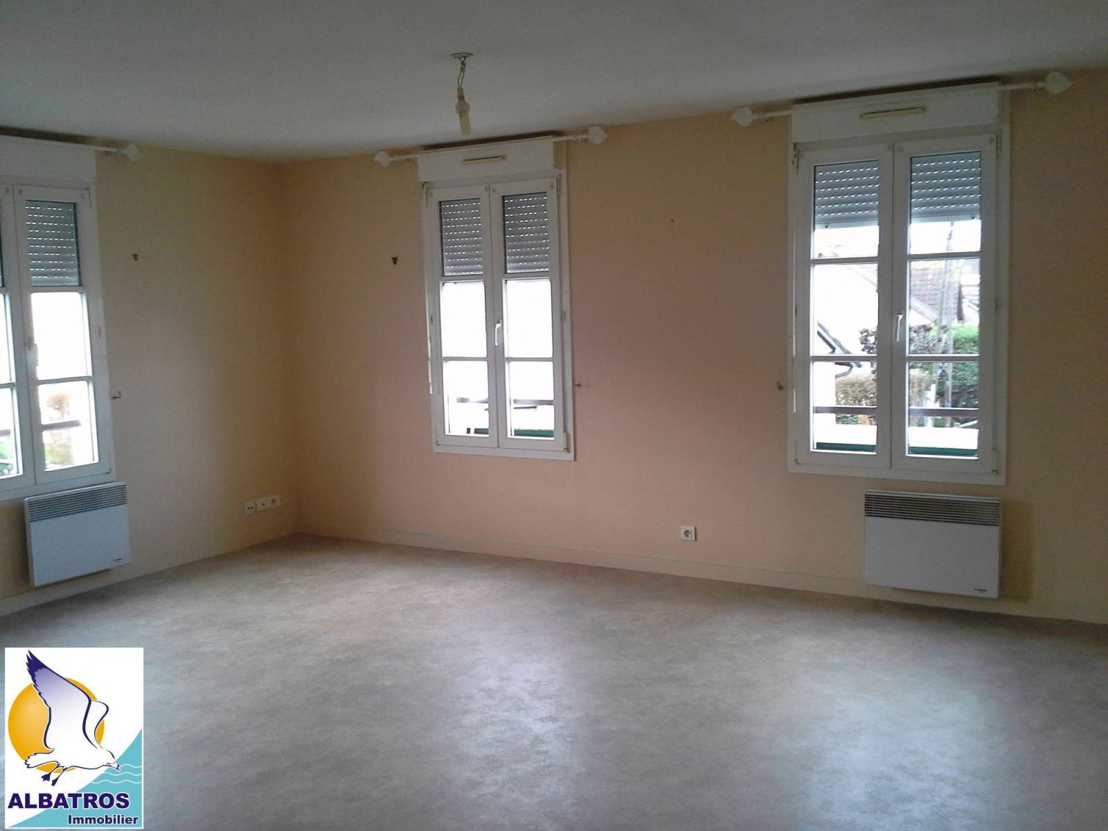 LOUE APPARTEMENT T2/F2 OUISTREHAM 14