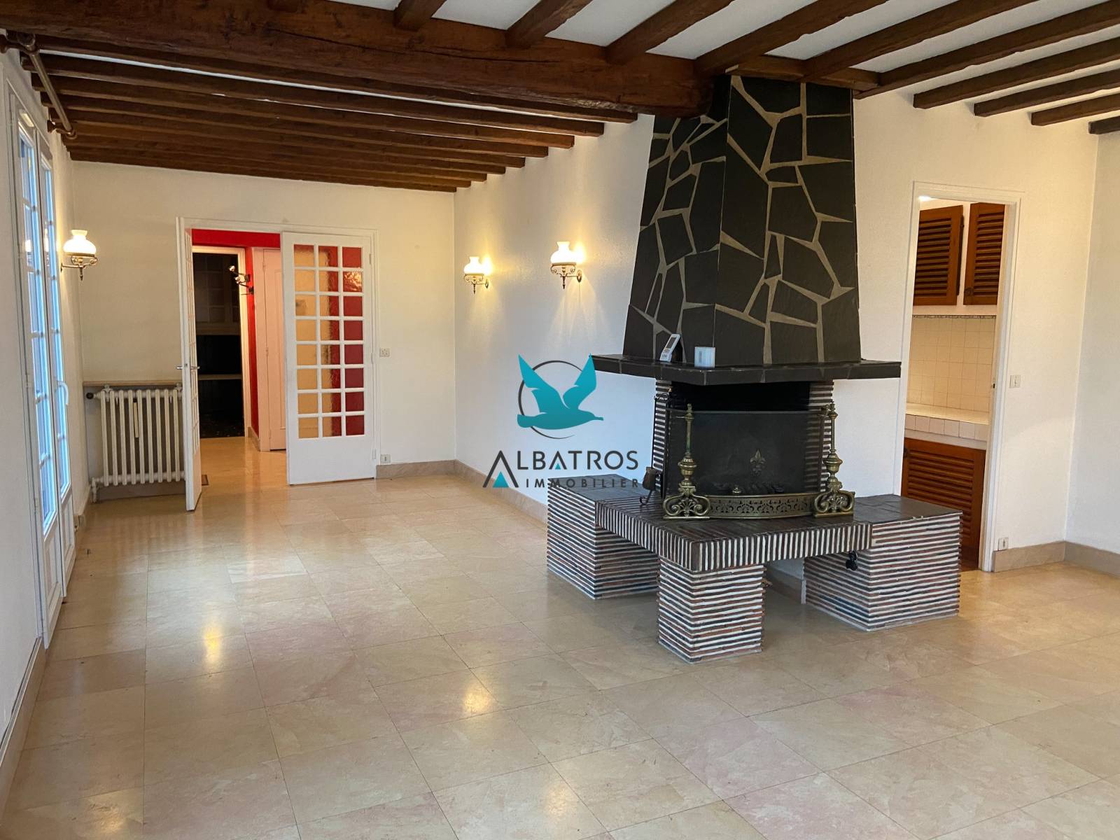 A VENDRE CHAMBRE DE PLAIN PIED DANS MAISON PORCHE DE LA MER