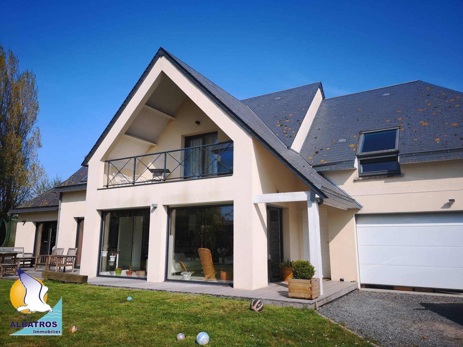 A VENDRE MAISON CONTEMPORAINE F8/T8 OUISTREHAM 14 CALVADOS PROCHE HERMANVILLE