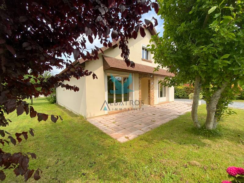 A VENDRE maison des années 1970 dans le bourg de Colleville Montgomery à proximité directe des commerces de première nécessité