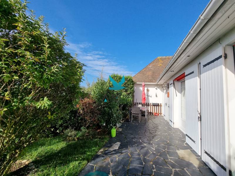 A LA VENTE MAISON SUR SOUS-SOL COMPLET AVEC JARDIN 10M DE LA MER