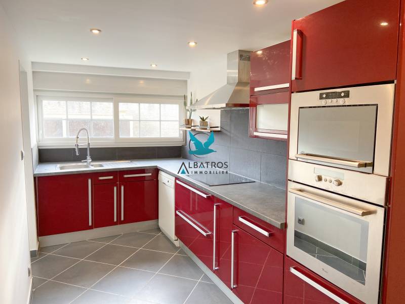 Acheter en bord de mer et proche des commodités une maison 260m²