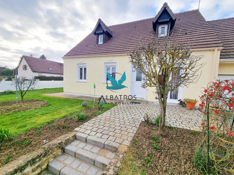 À la vente maison avec jardin proche toutes commodités