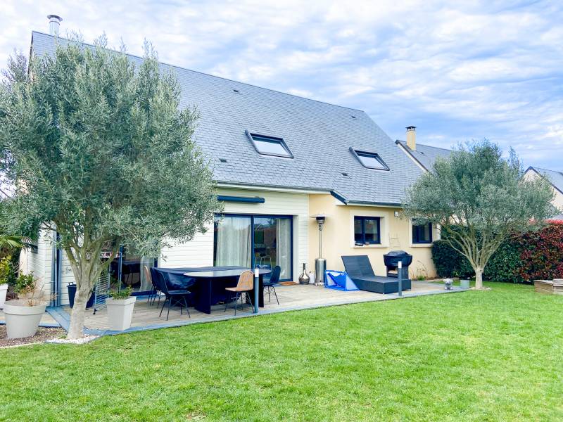 VENTE IMMOBILIERE - MAISON CONTEMPORAINE SUR TERRAIN DE 624 M² CLOS ET ARBOR2 AVEC 4 PLACES DE STATIONNEMENT