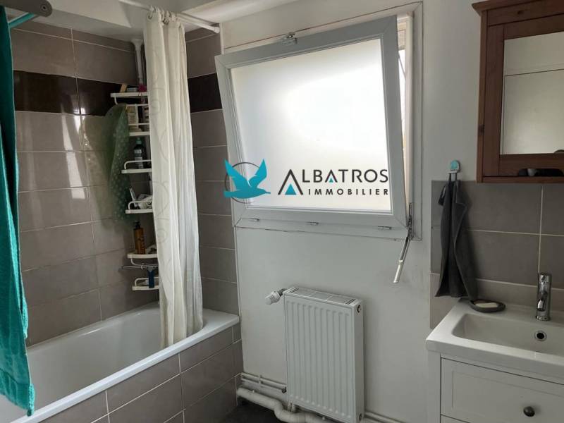 A LA VENTE MAISON AVEC 3 CHAMBRES JARDIN ET GARAGE