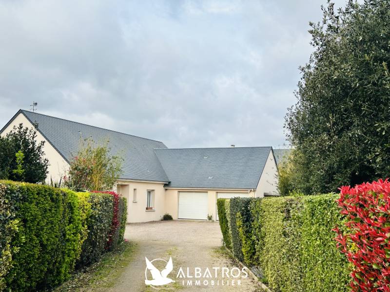 A VENDRE • maison de plain-pied, 132 m², 6 pièces principales, 4 chambres, HERMANVILLE SUR MER