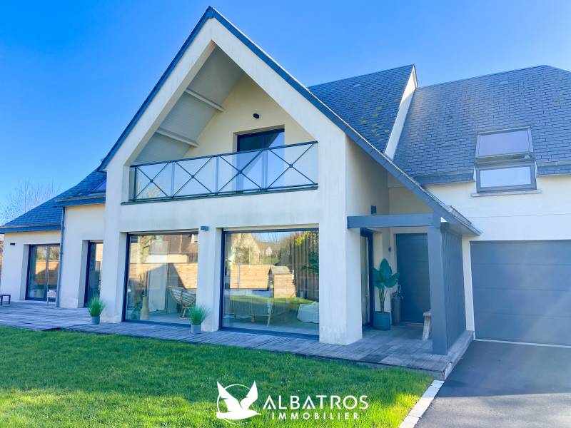 A LA VENTE MAISON DE FAMILLE MODERNE 220M² HABITABLE AVEC GARAGE