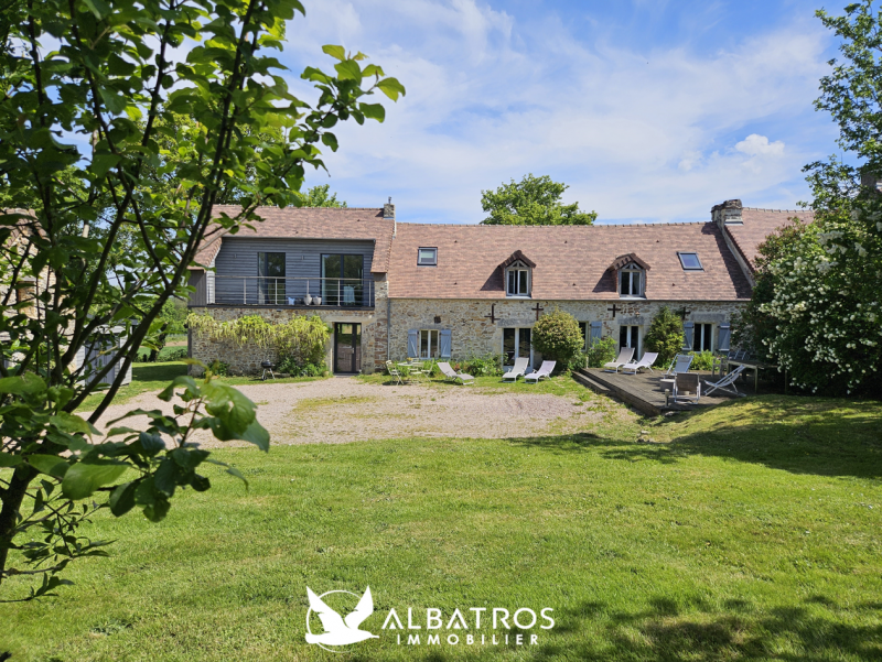 EXCLUSIVITÉ • Charmante maison en pierre, 7 pièces principales, 4 chambres, 197 m² habitable, dépendance de 80 m²