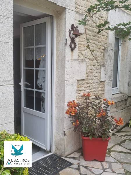 Rénovée entièrement, maison des années 30 disponible à l'achat -SAINT AUBIN D'ARQUENAY